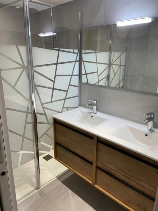Appartement Atypique Et Fraichement Renove แซงต์-แวลลิเยร์ ภายนอก รูปภาพ